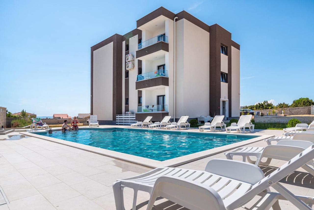 Villa Laura View Новаля Екстериор снимка