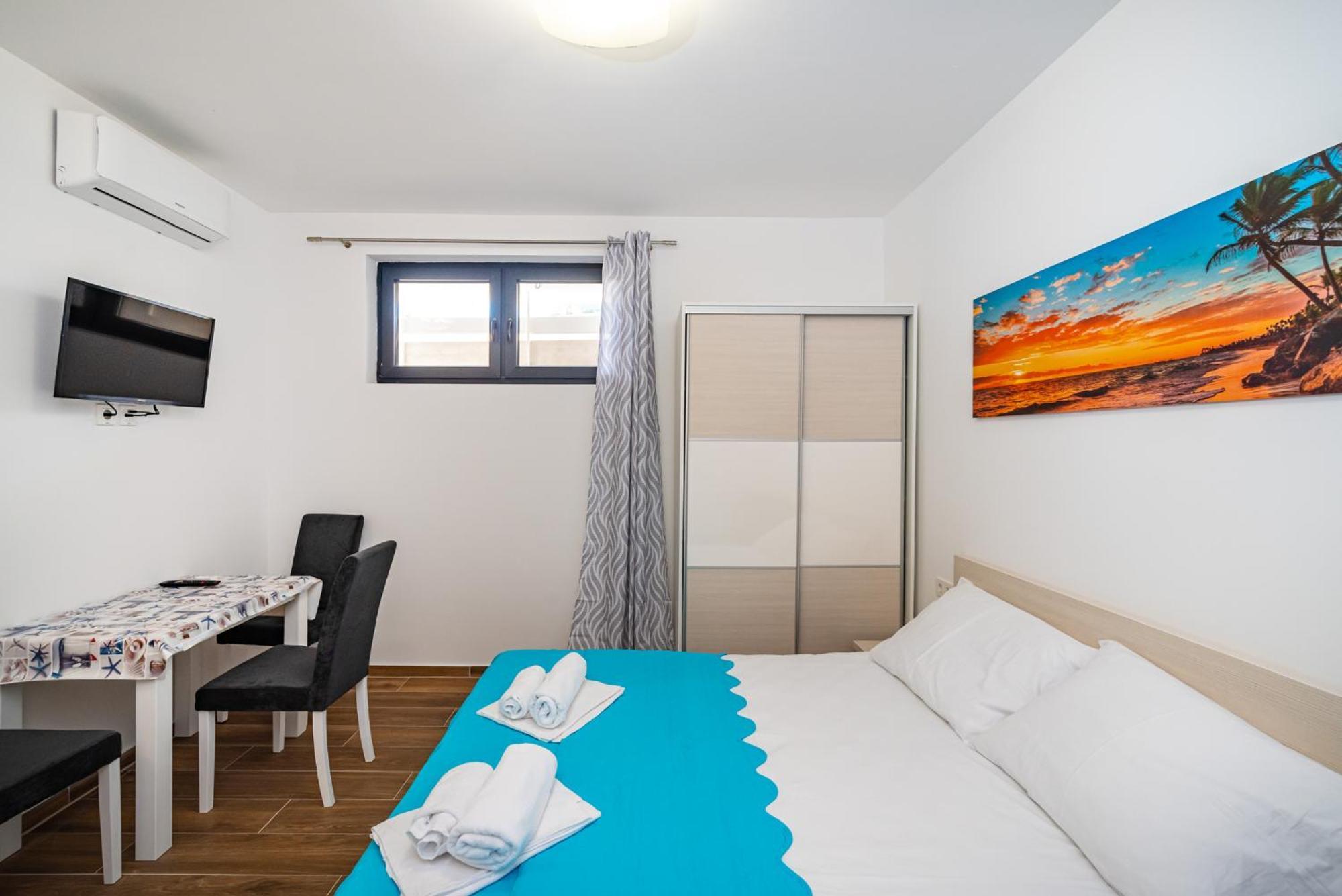 Villa Laura View Новаля Екстериор снимка